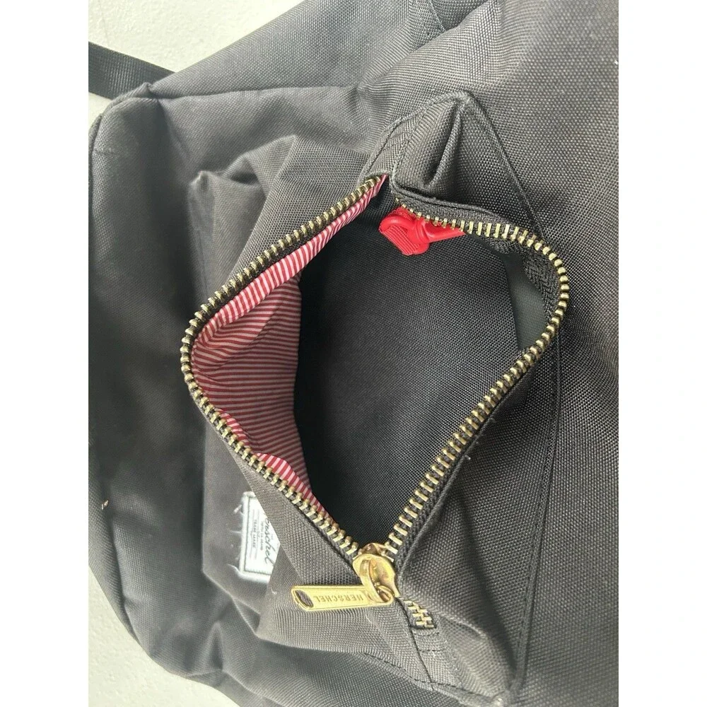 Herschel Supply Co Settlement Backpack Black Gold Zip Red Stripe Vintage